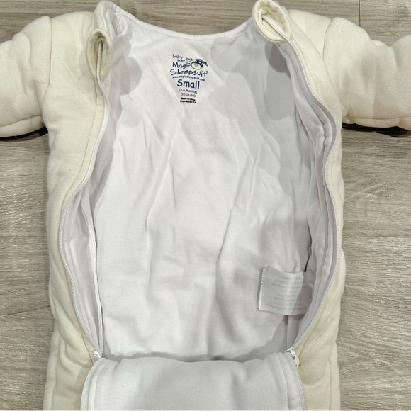 Baby Merlin’s Magic Sleep suit. Small 3-6M - Picture 2 of 4